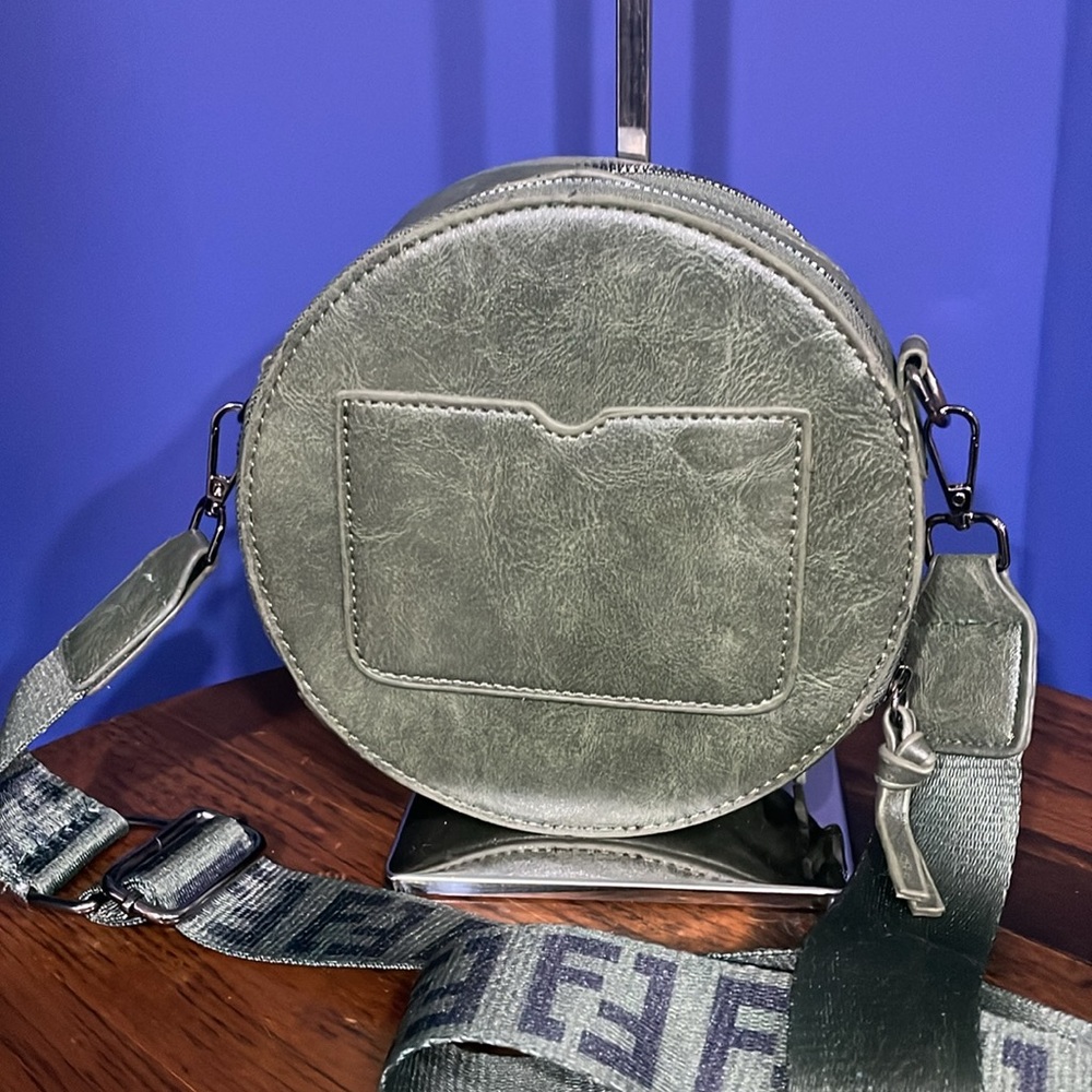 Fanpin Crossbody Purse Gray Vegan Leather Spellout Strap Double Zipper Circle - Picture 4 of 5